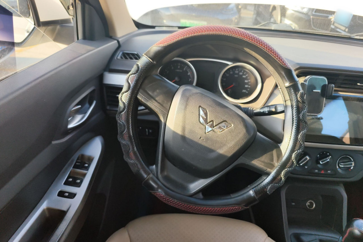 五菱汽车 五菱宏光 2019款 1.5L S舒适型国VI LAR局部细节13