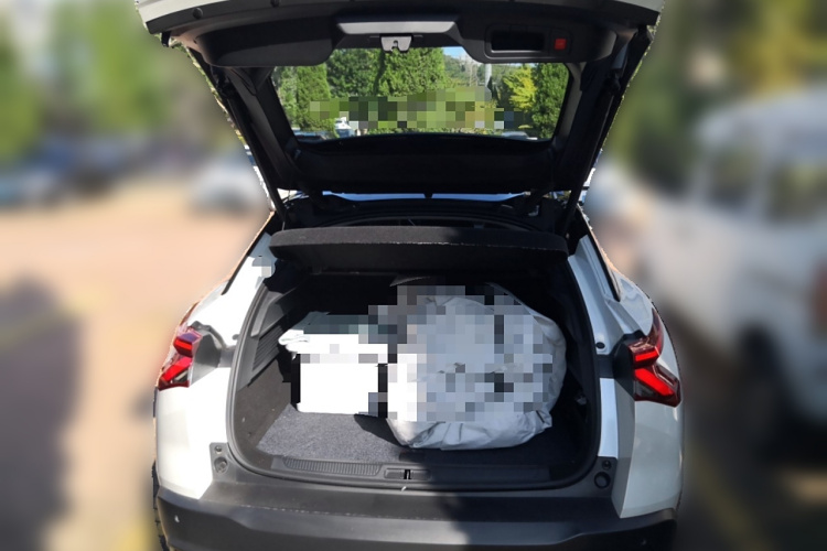 雪铁龙 凡尔赛C5 X 2023款 1.6T 势不凡中控内饰23