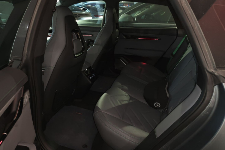 极氪001 2022款 超长续航双电机 ME版中控内饰21