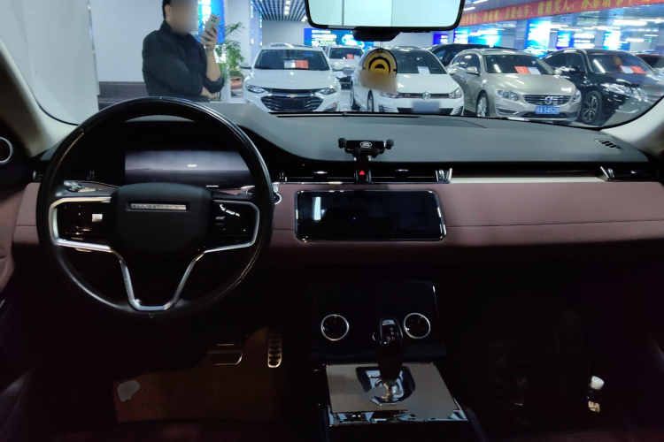 路虎 揽胜极光 2023款 极光L 249PS 豪华版中控内饰12