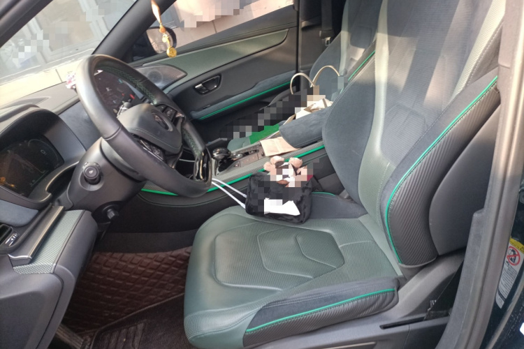 比亚迪 汉 2022款 EV 610KM四驱千山翠限量版中控内饰19