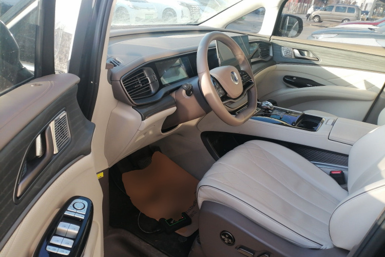 腾势D9 2022款 DM-i 970 四驱旗舰型中控内饰20