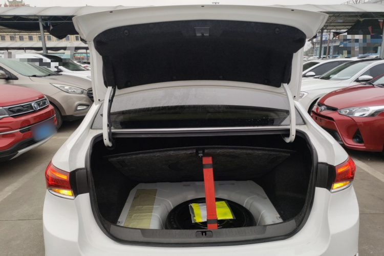 别克 英朗 2018款 15T 双离合精英型 国V机舱底盘23