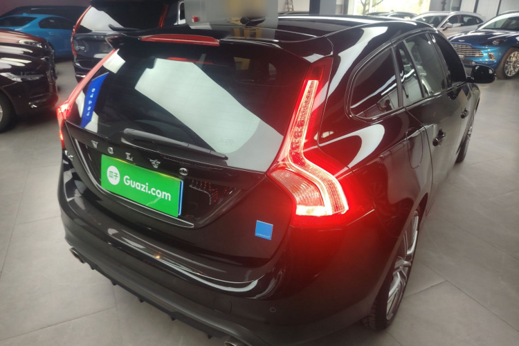 沃尔沃V60 2017款 2.0T Polestar车身外观7