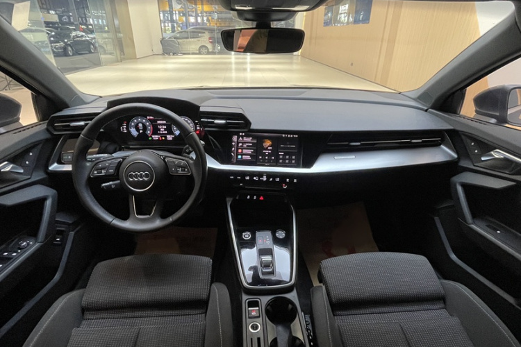 奥迪A3 2021款 A3L Limousine 35 TFSI 进取运动型中控内饰7010