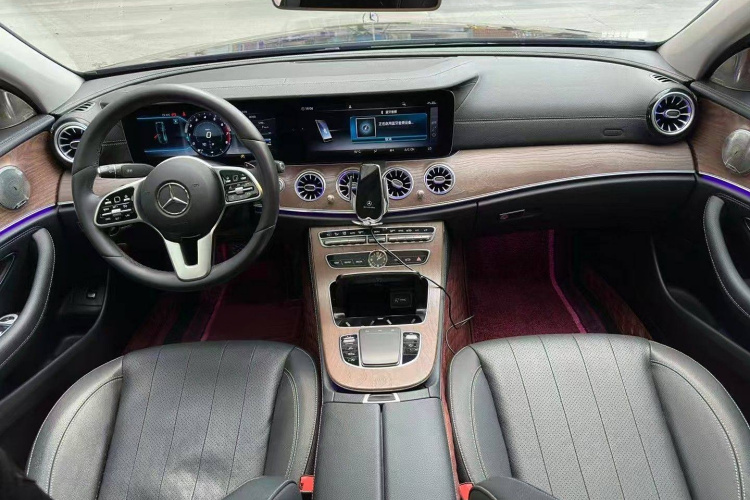 奔驰E级 2020款 改款 E 300 L 时尚型中控内饰7004