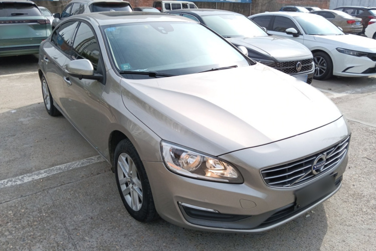 沃尔沃S60 2015款 S60L 2.0T 智行版车身外观3