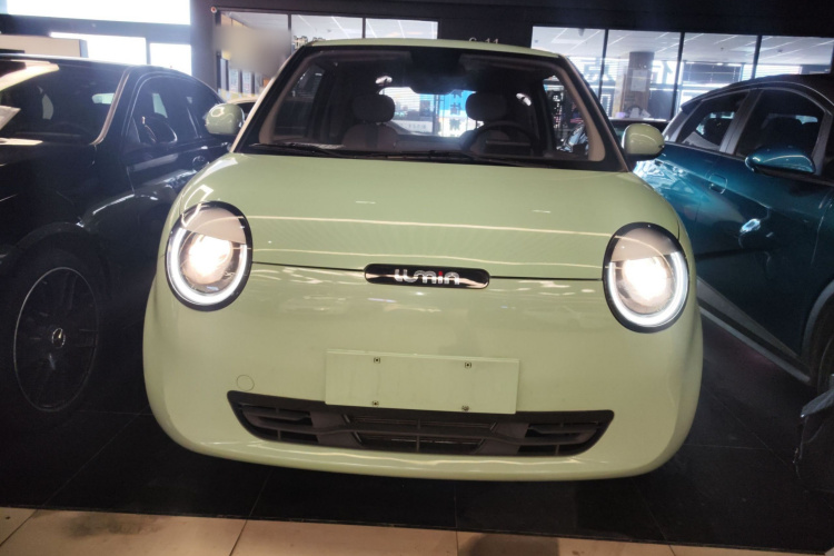 长安启源 长安Lumin 2022款 210km 香甜款车身外观2