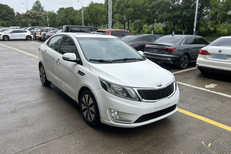 起亚K2 2012款 三厢 1.4L AT Premium ECO纪念版车身外观6002