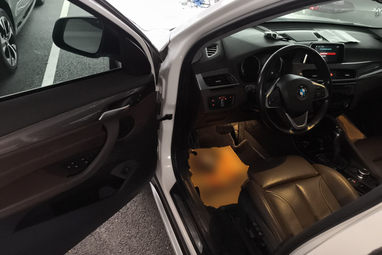 宝马X1 2018款 xDrive20Li 尊享型中控内饰7003