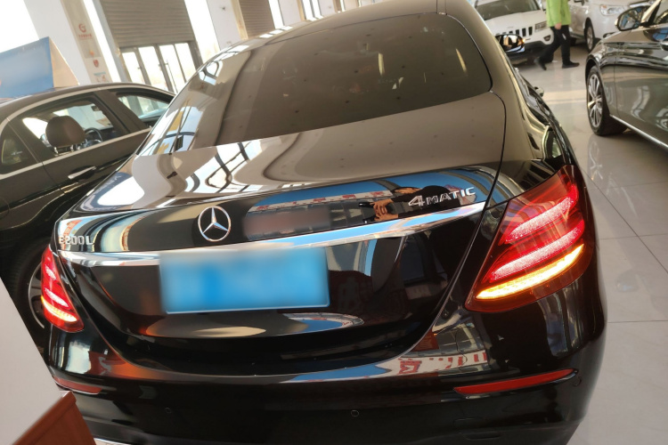奔驰E级 2017款 E 200 L 4MATIC车身外观6