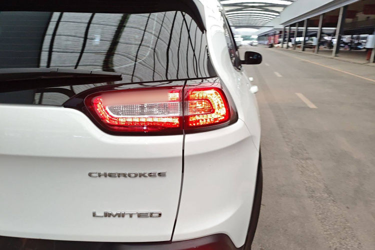 Jeep 自由光 2017款 2.4L 领先版车身外观6006