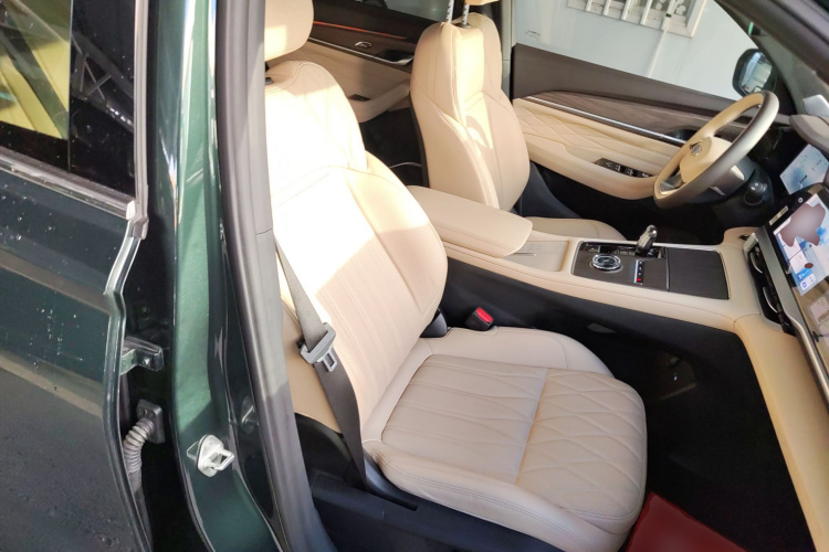 吉利汽车 星越L 2025款 东方曜 2.0TD 自动四驱望月版局部细节41