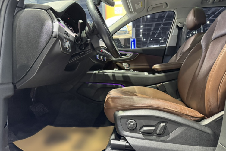 奥迪Q7 2018款 45 TFSI 技术型中控内饰7007