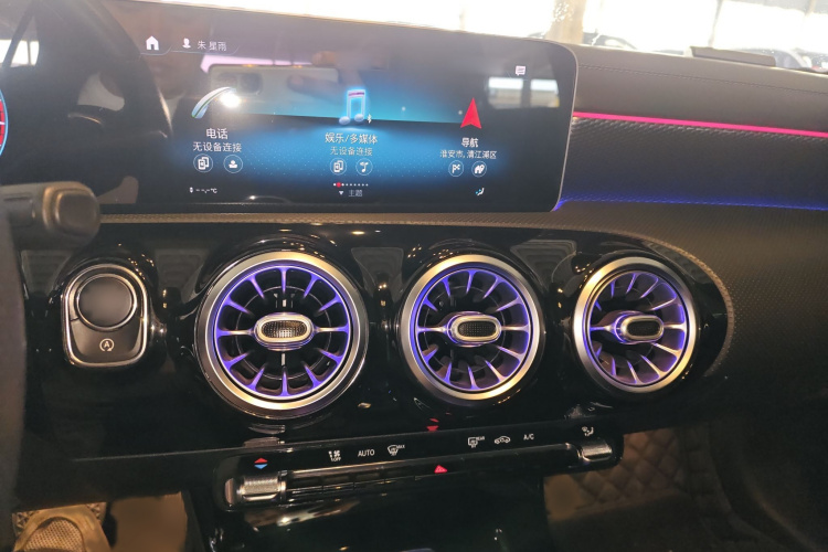 奔驰A级 2020款 A 200 L 运动轿车局部细节16