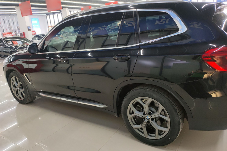 宝马X3 2021款 xDrive28i 豪华套装车身外观4