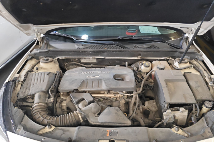 雪佛兰 迈锐宝 2014款 2.0L 自动豪华版机舱底盘24