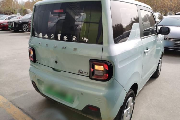 吉利银河 2024款 熊猫mini 200km 耐力熊车身外观7