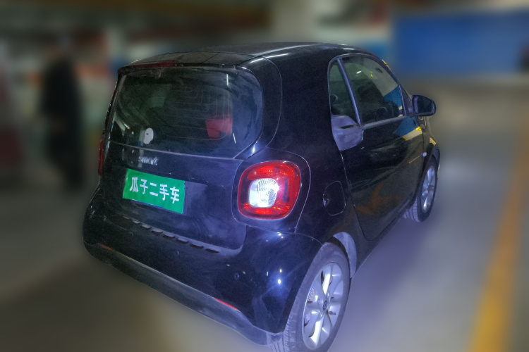 smart fortwo 2015款 1.0L 52千瓦硬顶灵动版车身外观7