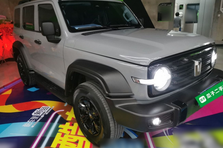 坦克300 2024款 2.0T 征服者车身外观3