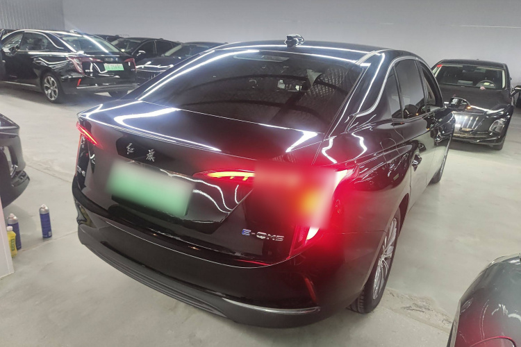 红旗E-QM5 2022款 431km 充电乐享版车身外观6005