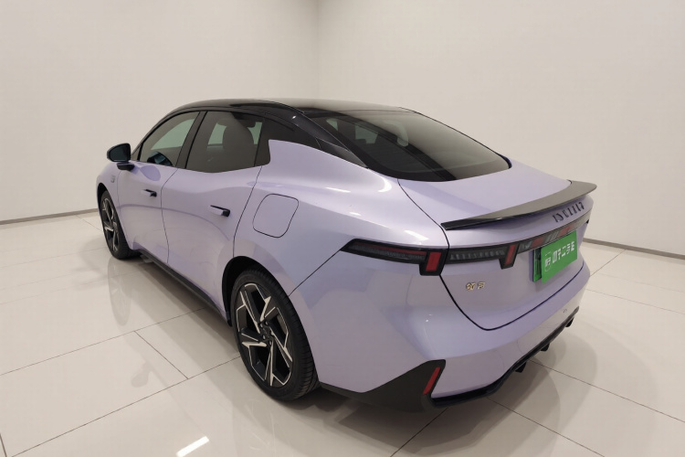 领克07 2024款 EM-P 126长续航 Halo车身外观5