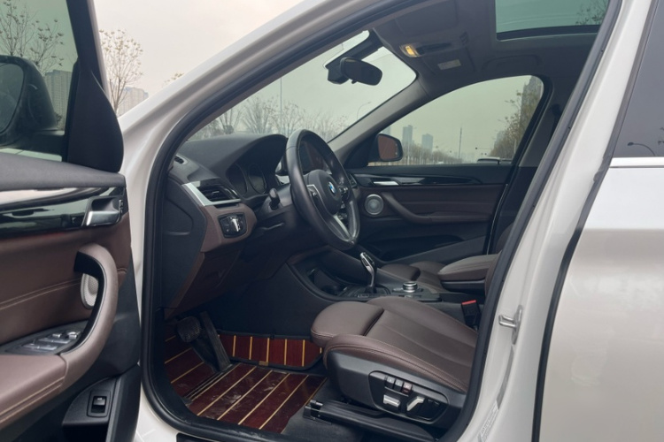 宝马X1 2021款 sDrive25Li 领先型中控内饰7007