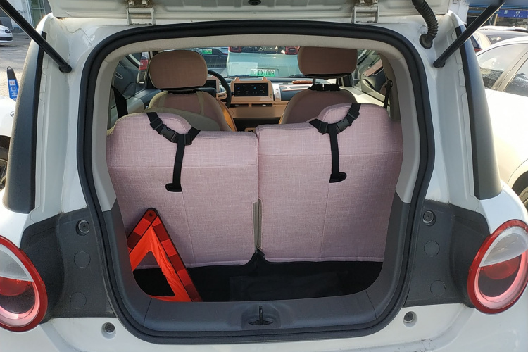 长安启源 长安Lumin 2022款 155km 清甜款机舱底盘23