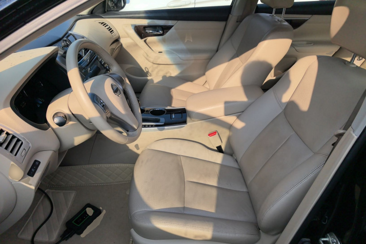 日产 天籁 2013款 2.0L XL舒适版中控内饰19