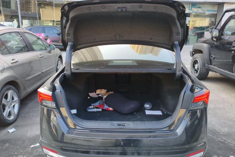 日产 天籁 2022款 2.0T XL 进享版局部细节23