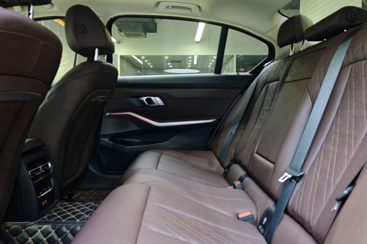 宝马3系 2023款 325Li M运动套装中控内饰7002