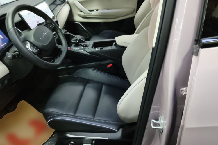 领克06 2023款 Remix 1.5T Shero中控内饰19