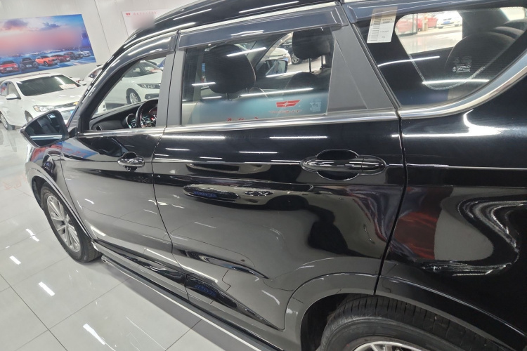 捷途X70 2020款 1.5T DCT悦行版 7座车身外观4