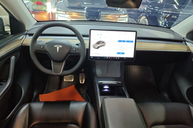 特斯拉 Model Y 2021款 标准续航后驱版中控内饰12