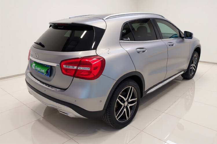 奔驰GLA 2016款 GLA 220 4MATIC 时尚型车身外观7