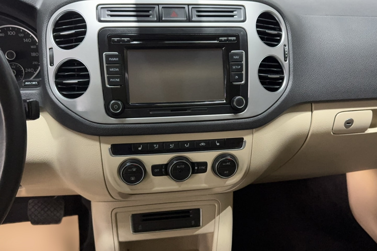 大众 途观 2015款 1.8TSI 自动两驱豪华型局部细节16