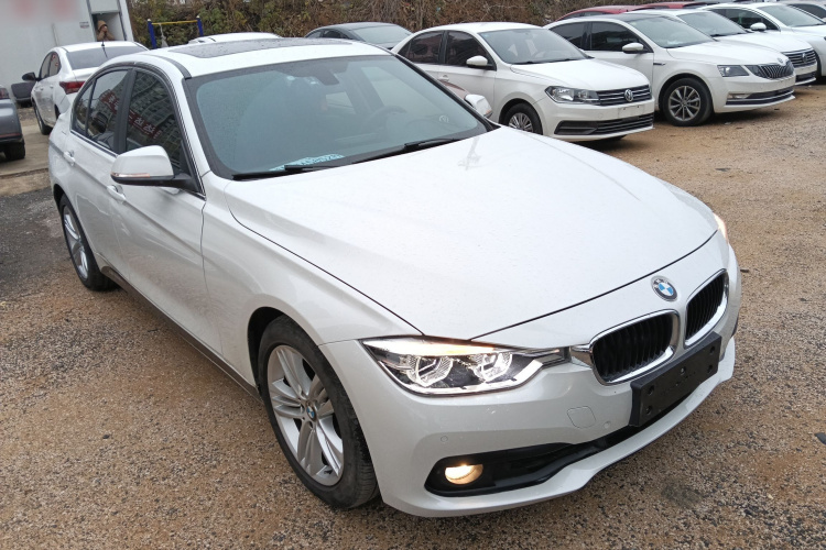 宝马3系 2017款 318i 时尚型车身外观3