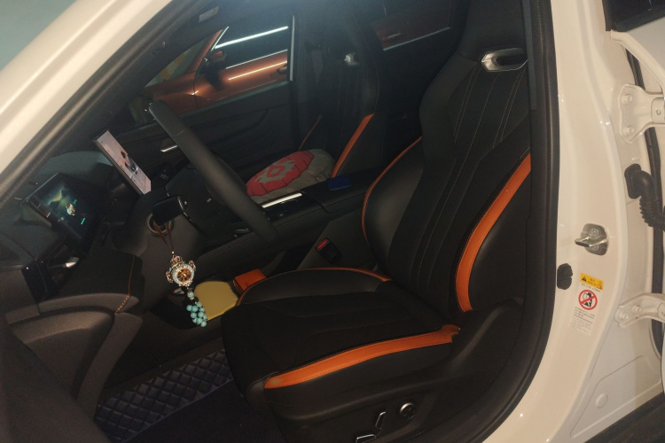 长安UNI-V 2025款 第三代 2.0T 劲速型局部细节19