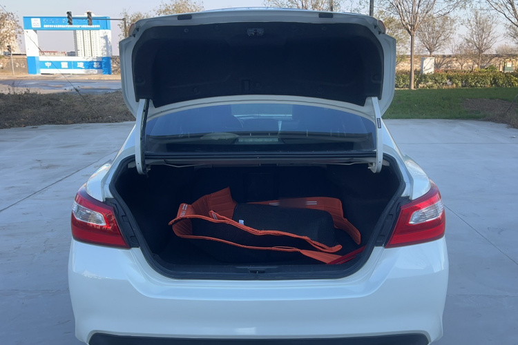 日产 天籁 2016款 改款 2.0L XL舒适版局部细节23