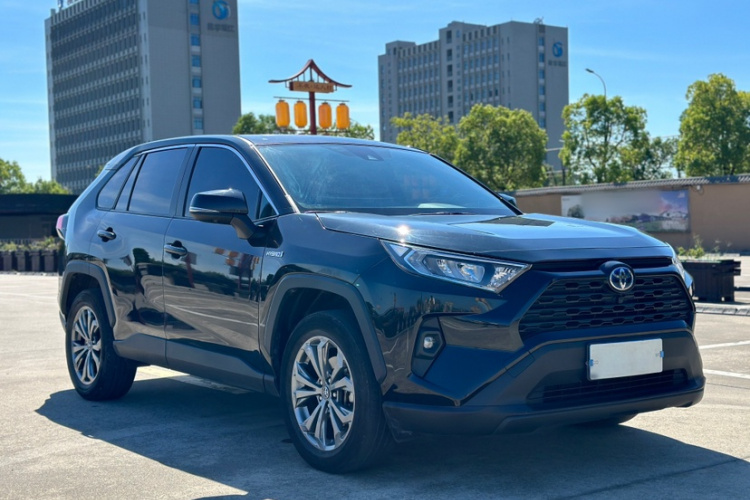 丰田 RAV4荣放 2023款 双擎 2.5L E-CVT两驱精英版车身外观6003