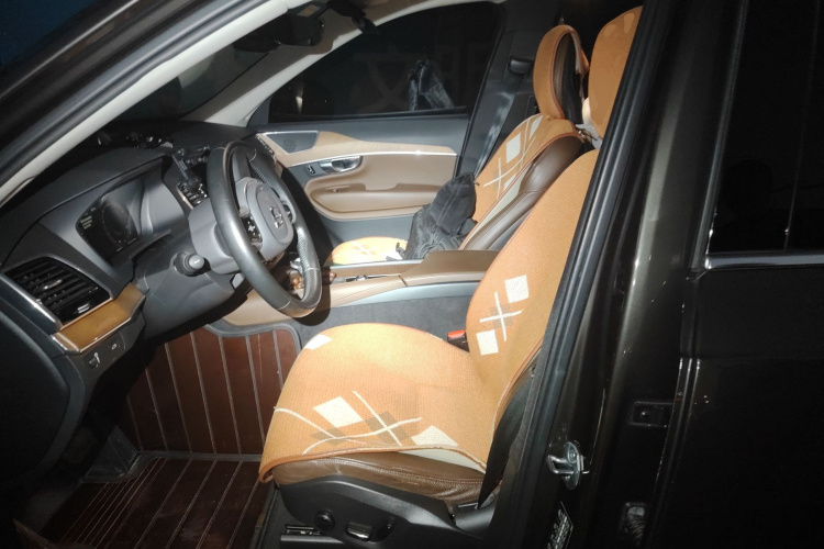 沃尔沃XC90 2019款 T6 智逸版 7座 国VI中控内饰19