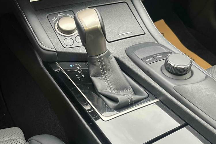 雷克萨斯ES 2015款 200 精英版局部细节18