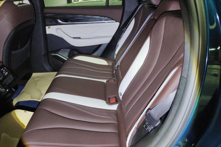 吉利汽车 星越L 2023款 2.0TD 高功自动两驱旗舰型中控内饰7004