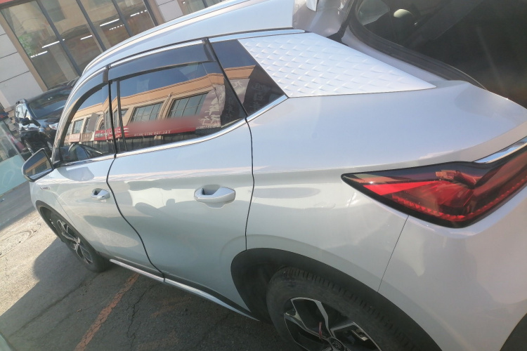 比亚迪 元PLUS 2022款 430KM 尊贵型车身外观4