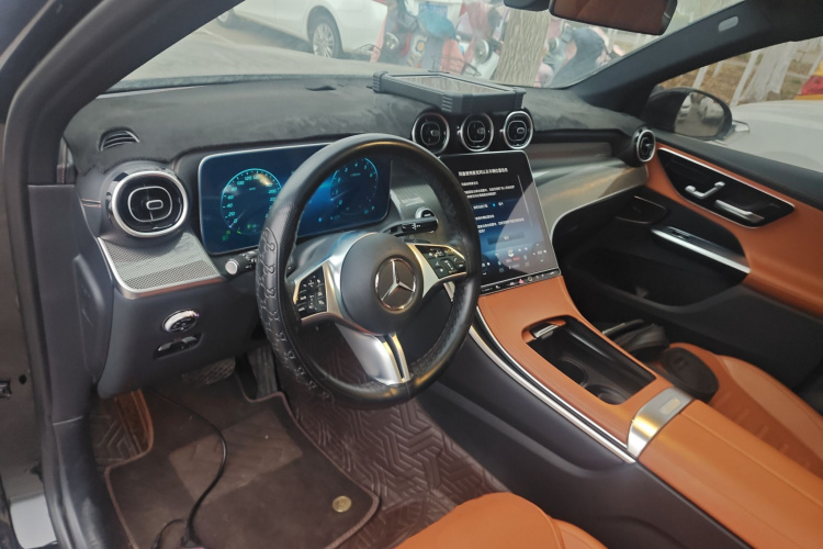 奔驰GLC 2023款 改款 GLC 260 L 4MATIC 动感型 5座中控内饰7002
