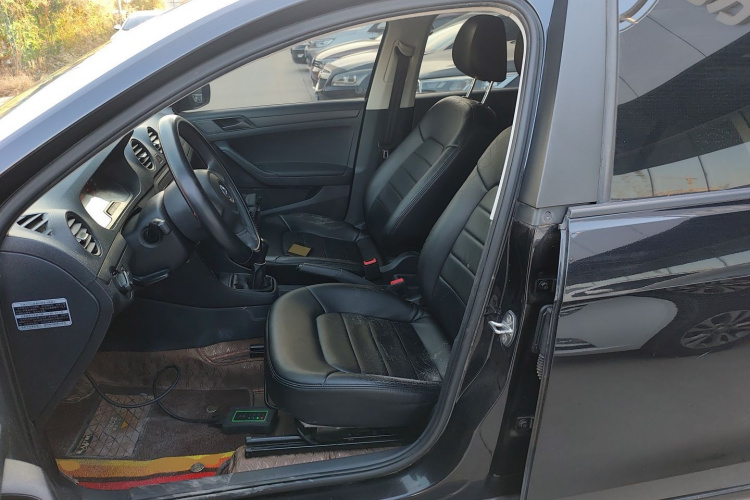 大众 捷达 2015款 1.4L 手动时尚型中控内饰19