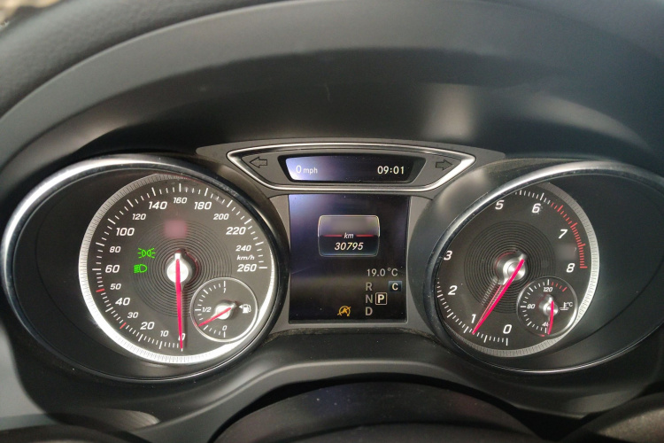 奔驰GLA 2017款 GLA 200 时尚型局部细节14