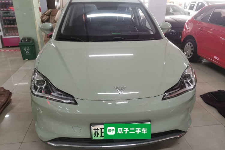 哪吒汽车 哪吒V 2022款 潮 400 Lite车身外观2