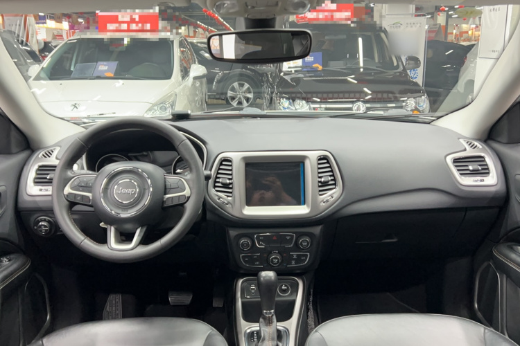 Jeep 指南者 2017款 200T 自动家享版中控内饰7003