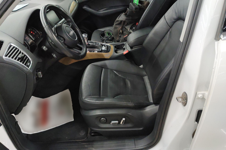 奥迪Q5 2013款 40 TFSI 豪华型中控内饰19